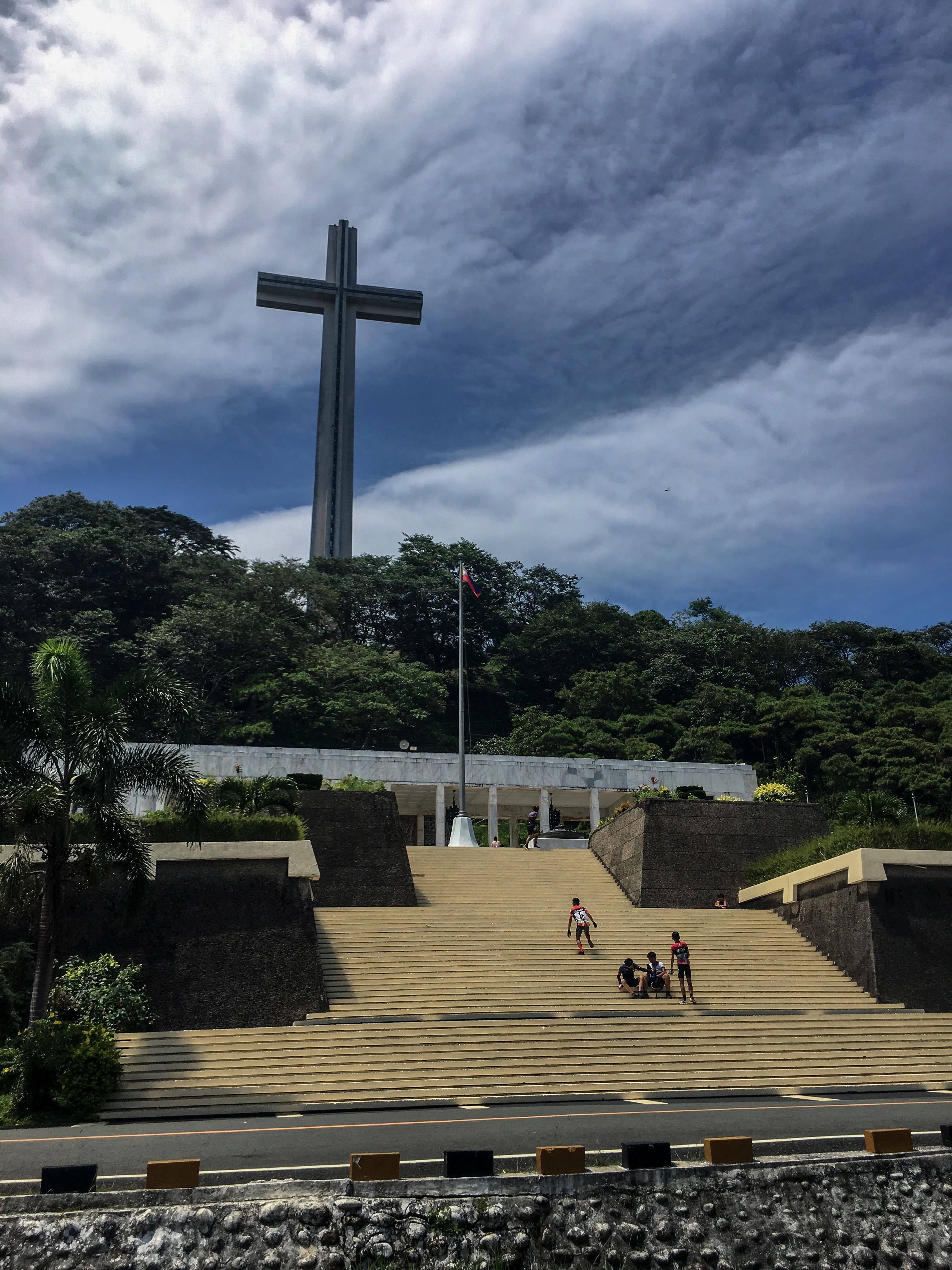 dambana ng kagitingan and memorial cross in bataan